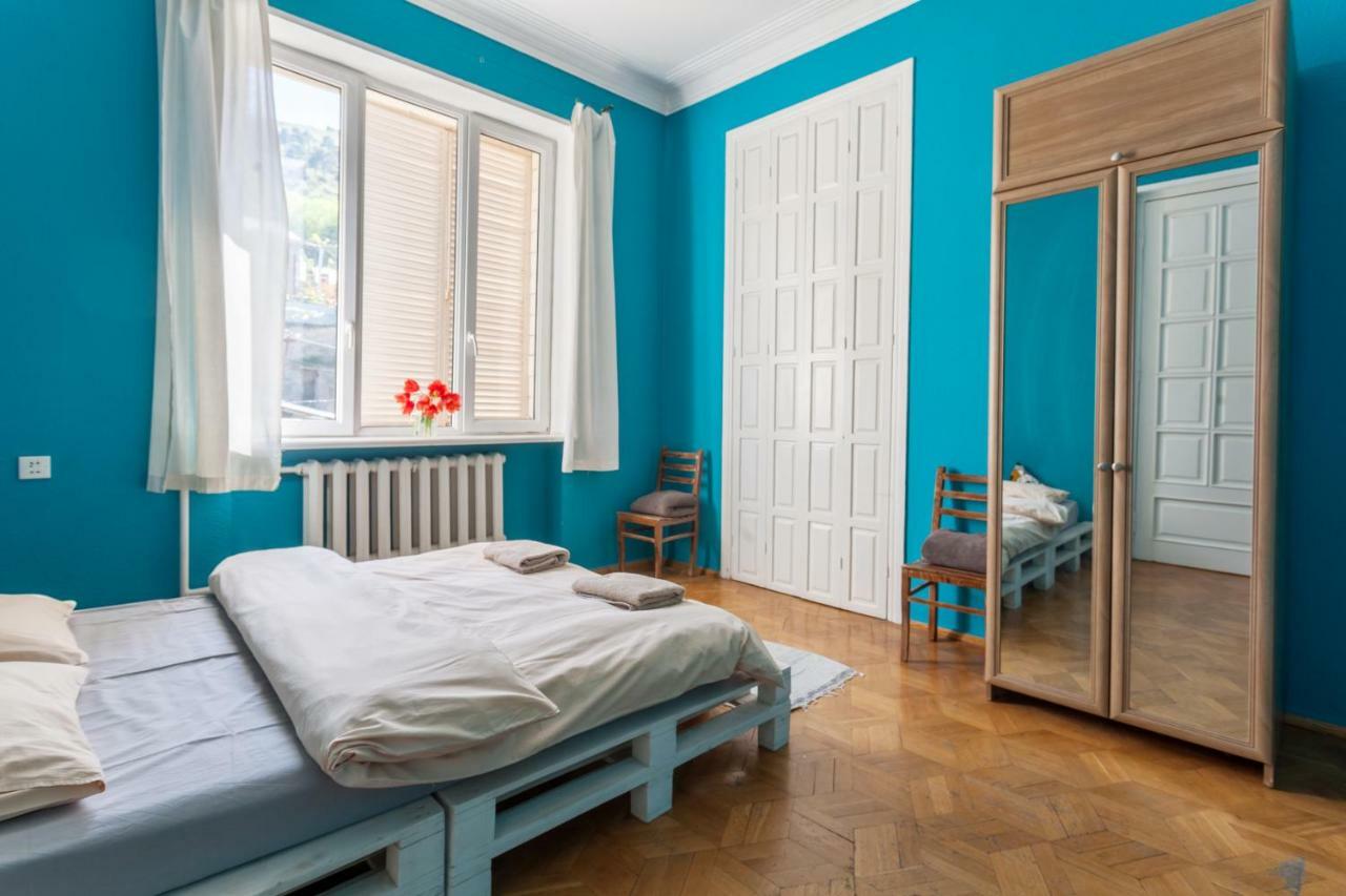 M42 Hostel Tbilisi ภายนอก รูปภาพ