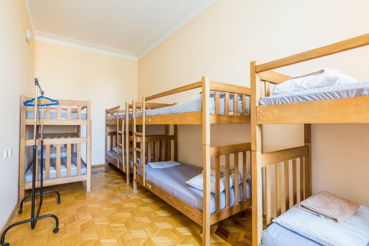 M42 Hostel Tbilisi ภายนอก รูปภาพ