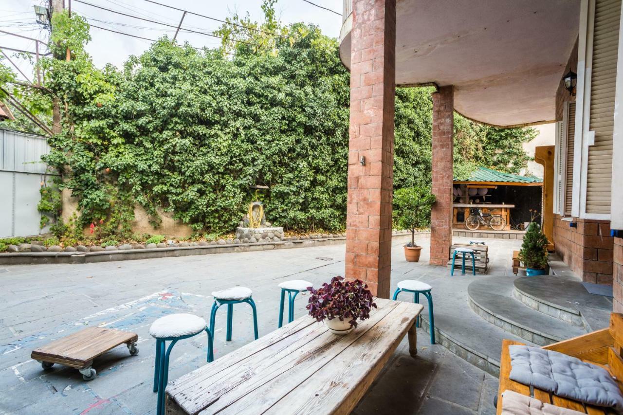 M42 Hostel Tbilisi ภายนอก รูปภาพ